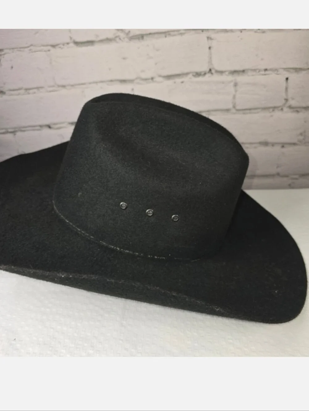 Black Felt Western Cowboy Hat - Classic Men's Accessory